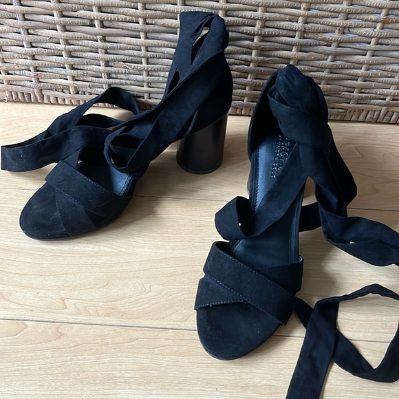 Reaction Kenneth Cole Wrap Sandals - Picture 2 of 6